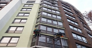 Установка крыши на балкон Красный Сулин цена от 1021 руб. м/2.